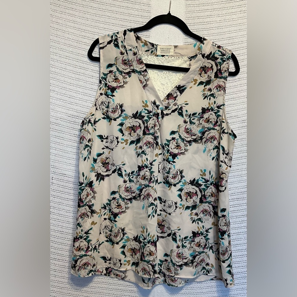 Crescent Cream Notched Collar Blouse with Elegant Style
